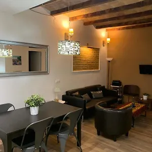Modern Al Carrer Blai, Poble Sec , Barcelona Spanje